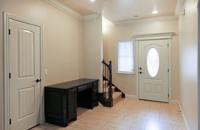 Wonderful 3 bed + bonus, 2.5 bath, & 3 car in Edmond Gallery 3