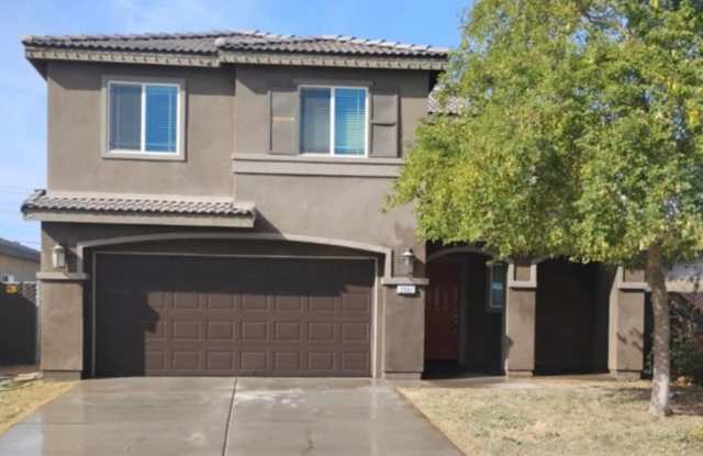 Charming 2 Story Home Featuring 4 beds/2.5 baths Available for Rent! photos photos