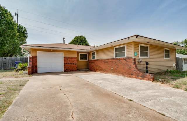 Available Now!!! 3 Bed 1.5 Bath Home In CARL ALBERT SCHOOLS!!! photos photos
