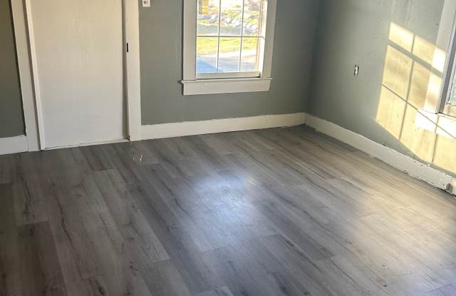 2137 Kentucky St photos photos