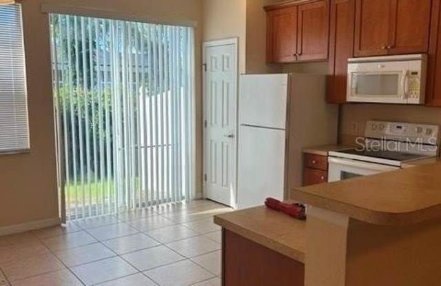 5322 PARADISE CAY Circle Gallery 3