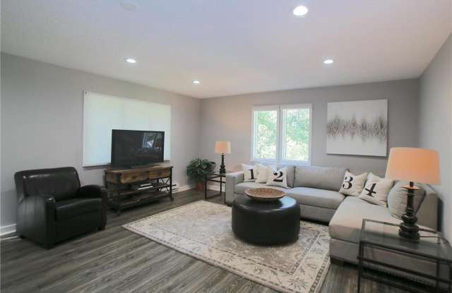 2320 Jonquil Lane N photos photos