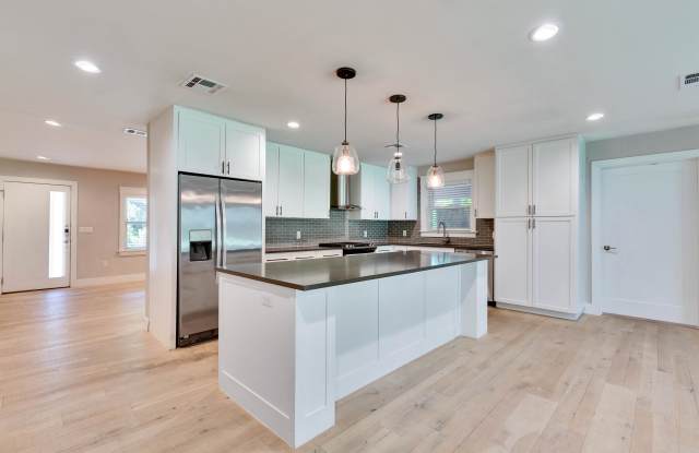 6203 Cary Drive Gallery 2