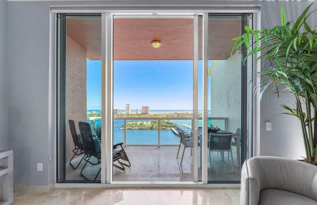 2640 Lake Shore Drive Gallery 3
