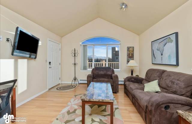 Move-In Ready, Fully Furnished 1BR/1BA Near UMED – Ideal for Traveling Professionals Gallery 1