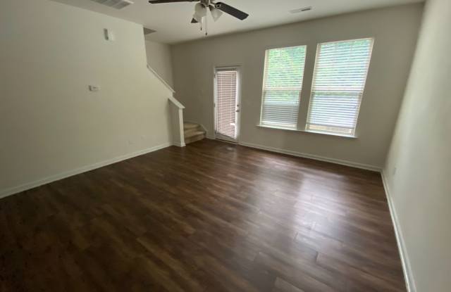 Room in 4 Bedroom Home at Haskell Dr Gallery 3