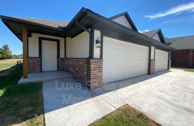 5220 Oakwood Villas Court - 5220 Oakwood Villa Court, Bethany, OK 73008