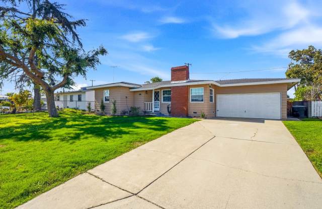 Newly Updated Single Family Home with Large Yard and AC - 12601 Loraleen Street, Garden Grove, CA 92841