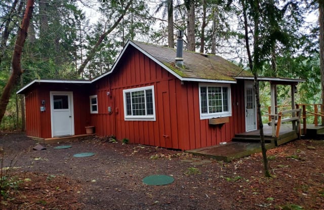 10173 Manley Rd Red house - 10173 Manley Road Northwest, Seabeck, WA 98380