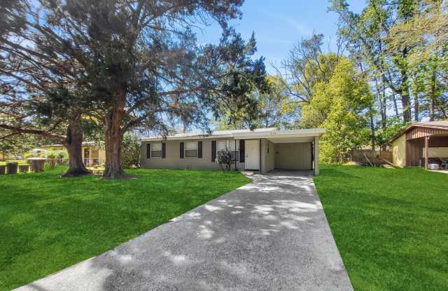 Beautiful Renovated Single Family |  3 BR/1BA | 1-Car Covered Parking | Gated backyard - 9136 Tamworth Road, Jacksonville, FL 32208