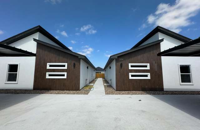 1202 W Platinum Dr Gallery 2