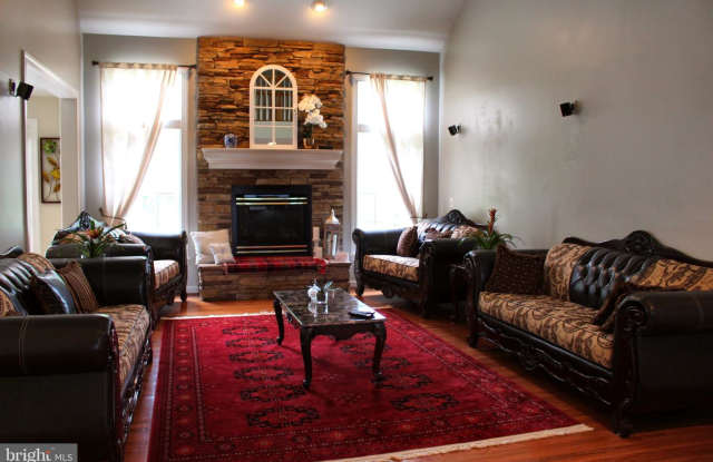 7236 WINNIPEG CT Gallery 4