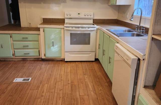 2 Bedroom in Magalia Gallery 3