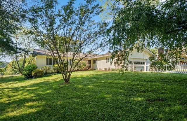 Spacious Updated Ranch photos photos