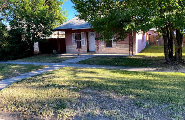 3 Bedroom 1.5 Bath House Large 2 Car Detached Garage and Fenced Large Yard - 109 East Adams Avenue, Riverton, WY 82501