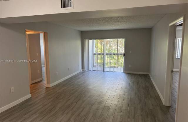 721 N Pine Island Rd photos photos