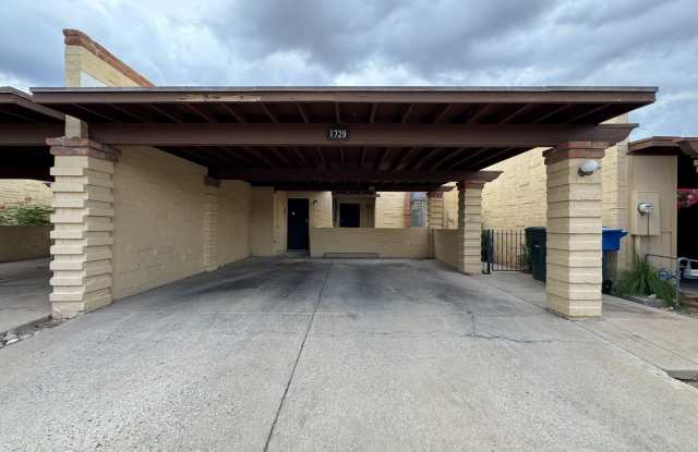 2Bdm 2Ba towhome, great location! call today! photos photos