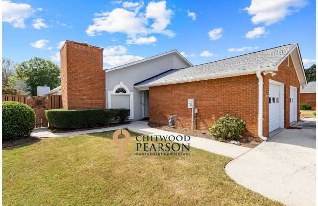 Immaculate 2bed/2ba in Fayetteville with Lawn Care Included Gallery 1