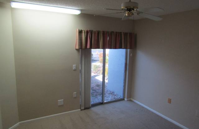 605 Pinebrook Crescent Gallery 2