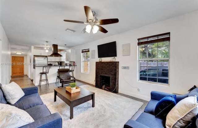 107 SW 2nd St photos photos