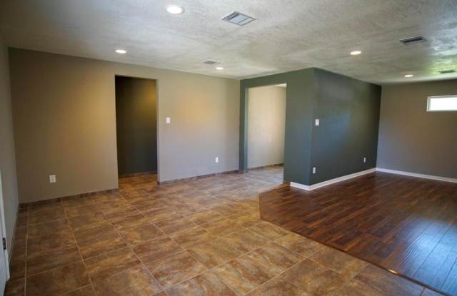 4905 W Plum Street Gallery 4