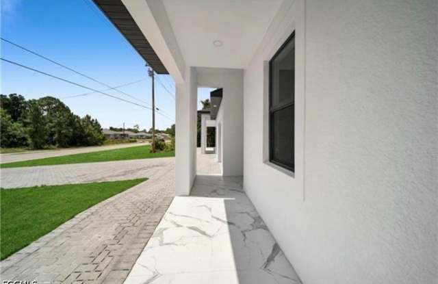 306 Bell Boulevard S Gallery 4