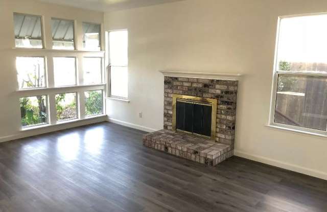 2528 Farrington Way Gallery 4