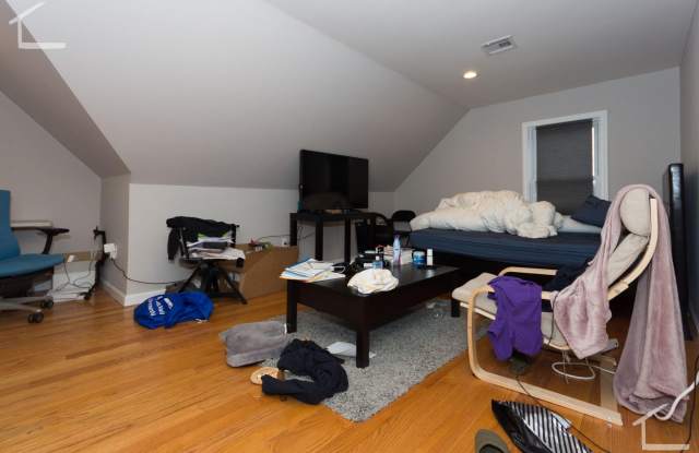 Get $1,000 on closing! Gorgeous Apt w LAUNDRY IN UNIT! Great for BU students near T. Large Rooms! photos photos