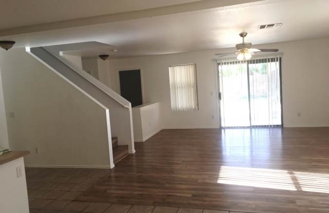 2407 E PEACH TREE Drive Gallery 3