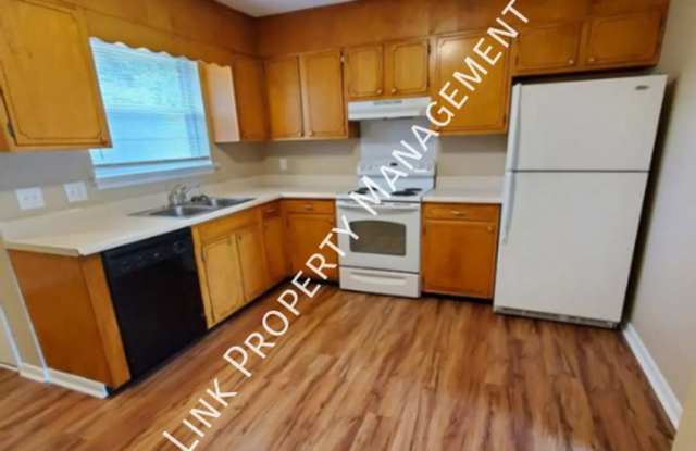 4911B  Marylin Gallery 4