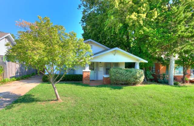2 Bed/1 Bath in the OKC Urban Core - Refrigerator Included Gallery 1