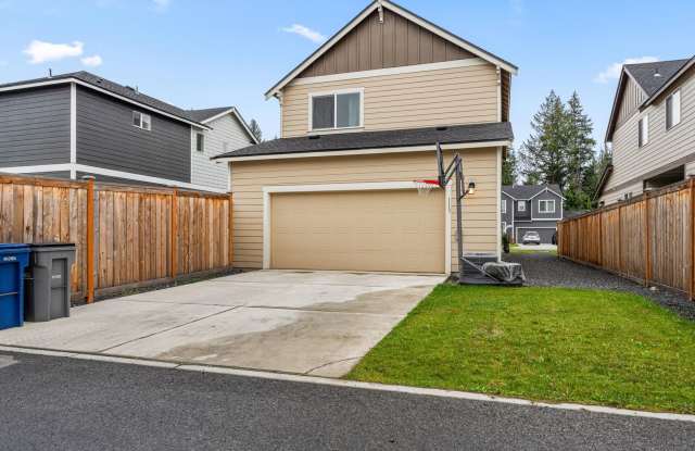 Large 3 Bedroom + Office/Flex Room + Loft! Gallery 3