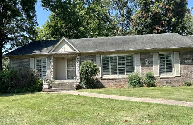 200 West Cherry Avenue photos photos