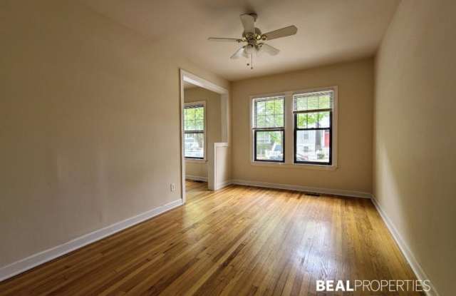 3002 N Racine photos photos