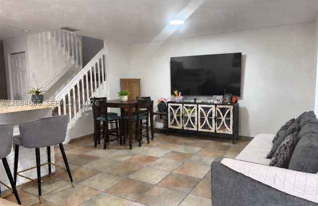 13917 SW 175th Ter Gallery 1