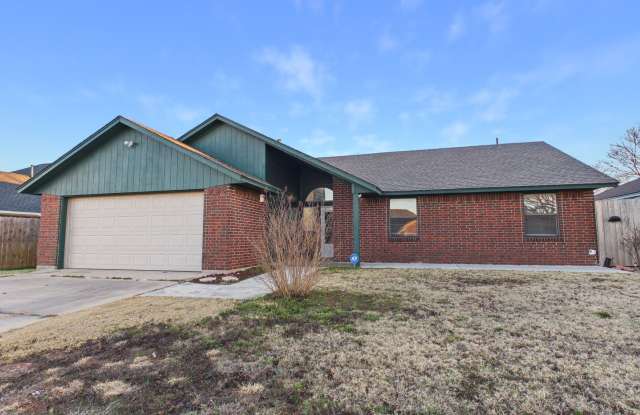 3904 SW Parkridge Blvd, Lawton, OK 73505 photos photos