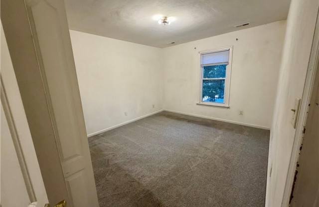 134 Chautauqua Avenue Gallery 4