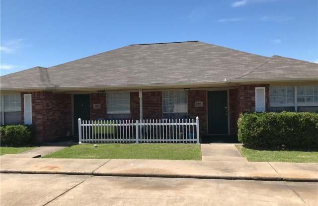 1710 Rock Hollow photos photos