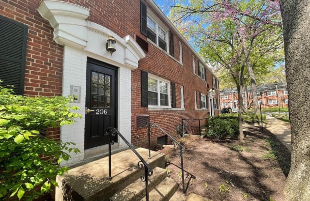 206 N TRENTON STREET - 206 North Trenton Street, Arlington, VA 22203