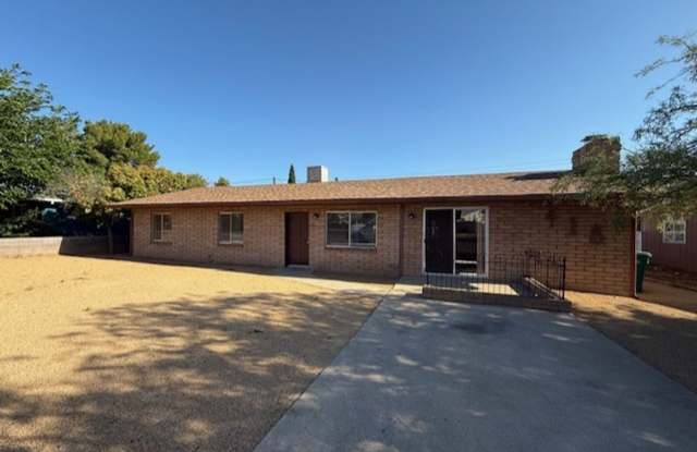 3 Bed 1 1/2 Bath Home with Fireplace Contact Property Pros photos photos