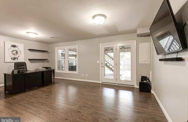 20964 PROMONTORY SQ Gallery 4