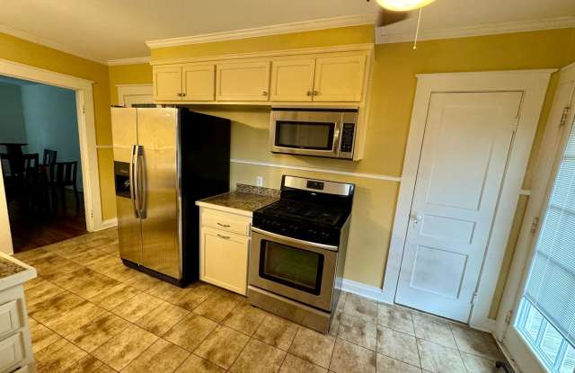 Must See this 3/2 Cottage Home 3712 Hyacinth Ave. Near LSU Lakes Gallery 3