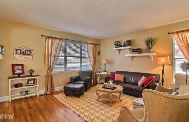 306 Fieldstone Dr Gallery 4