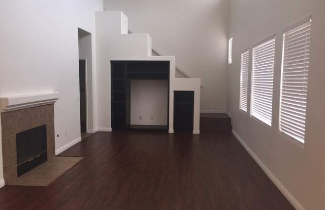3Bd / 2.5Ba + DEN & Loft! Snowbell Ln. (92553) Gallery 1