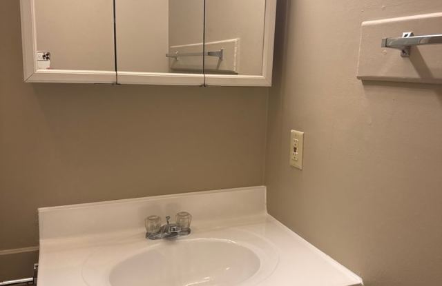 3 bedroom 1 1/2 bath HISTORICAL FOUNTAIN SQUARE Gallery 4