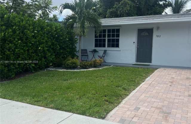 7012 SW 19th St photos photos