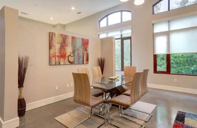 3699 McKinney Avenue Gallery 4
