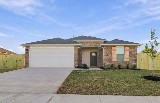 405 Ratliff Gallery 1