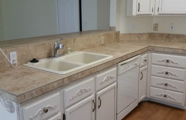 3 Bedroom * 1 Story * RV Parking Gallery 4