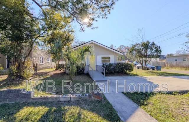 1730 Rowe Ave photos photos